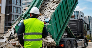 Вывоз строительного мусора в Батайске: услуги лицензированной компании — ПроМусор